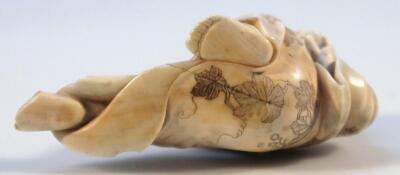A 19thC Japanese ivory okimono figure - 5