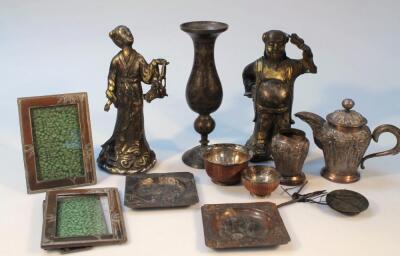 Various Japanese metalware