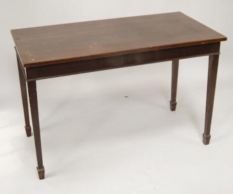 An early 20thC mahogany side table