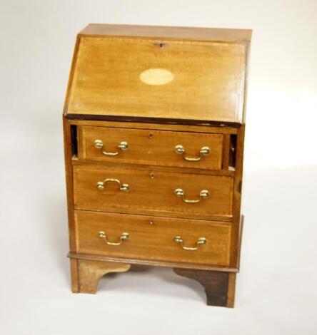 An Edwardian Sheraton Revival mahogany bureau