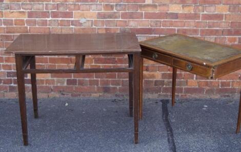 An Edwardian crossbanded mahogany side table