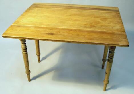 A Victorian pine Pembroke kitchen table