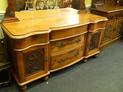 A late Victorian oak mirror back sideboard - 2