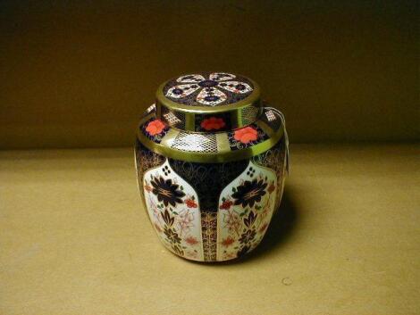 A Royal Crown Derby ginger jar and cover