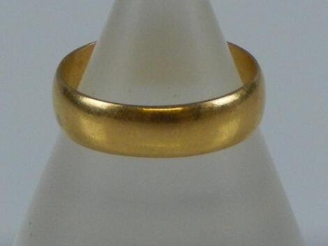 A 22ct gold wedding band