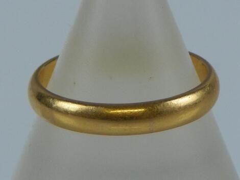 A 22ct gold wedding band