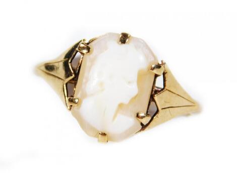 A cameo ring