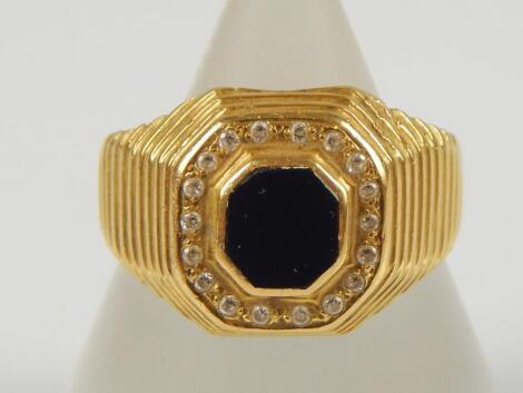 A 22ct gold signet ring