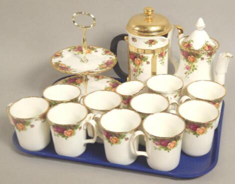 A quantity of Royal Albert Old Country Roses pattern items