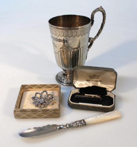 An Edwardian silver plated christening tankard