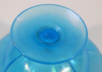 A 20thC opalescent blue glass bowl - 2