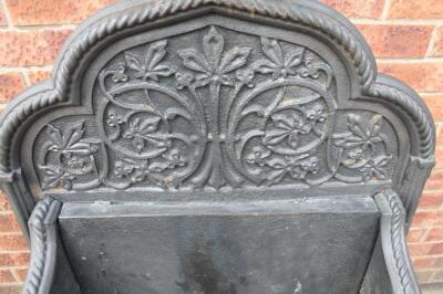 A 20thC cast iron small fire grate - 2