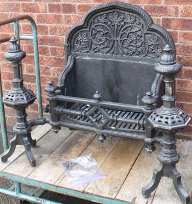 A 20thC cast iron small fire grate - 3