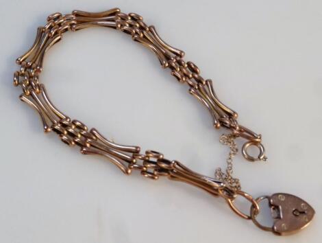 A gate bracelet