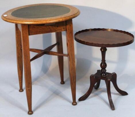 An early 20thC oak pub table