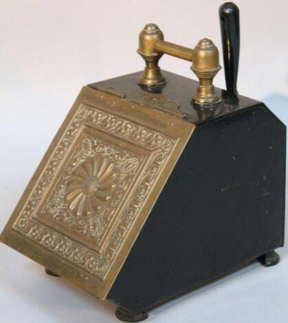 An early 20thC brass and ebonised coal bucket