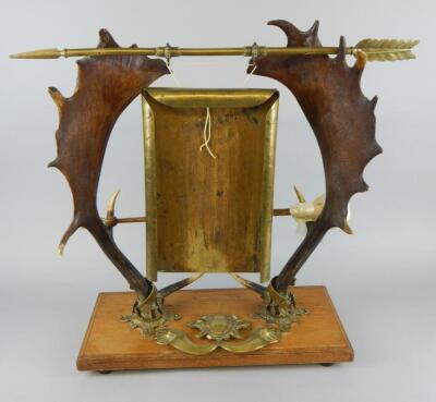 A Victorian brass dinner gong - 3