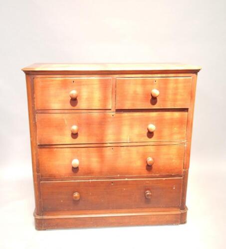 A Victorian mahogany chest of drawers