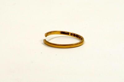 A 22ct gold wedding band