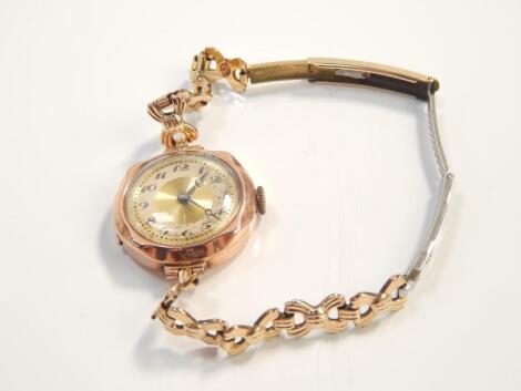 An early 20thC 9ct gold ladies wristwatch