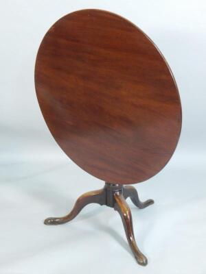 A George III mahogany tilt top table - 2