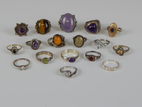 A quantity of silver and other dress rings