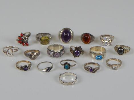 A quantity of silver and other dress rings