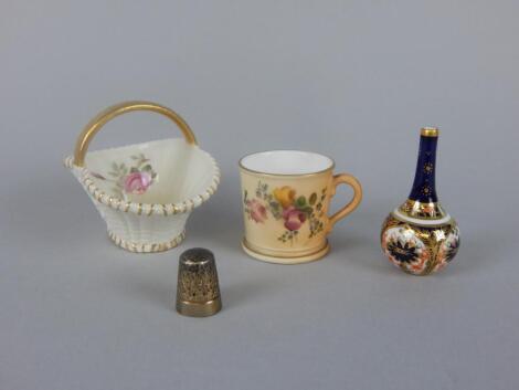 Various items of small china