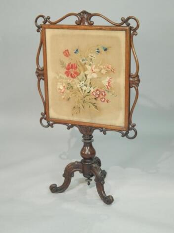 A Victorian rosewood fire screen