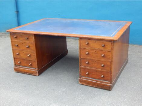 A late 19th/early 20thC mahogany desk