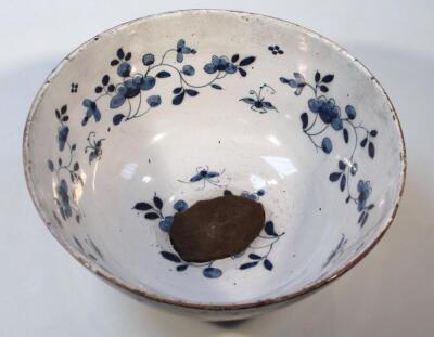 A mid-18thC English Delft punch bowl - 2