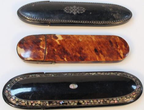 A 19thC tortoiseshell spectacles case