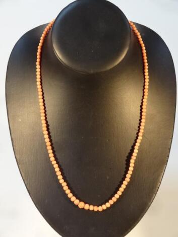 An early 20thC coral necklace