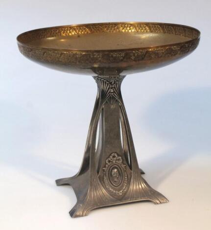 An early 20thC Art Nouveau comport