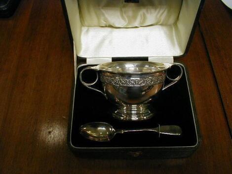 A child's silver porringer