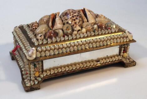 An early 20thC shellwork casket