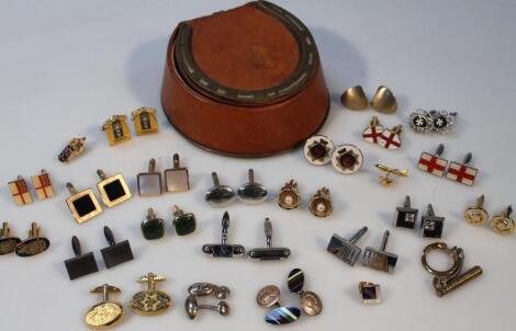 A quantity of various gentleman's cufflinks