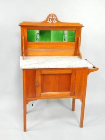 An Edwardian wash stand