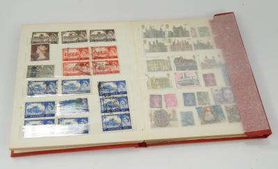 A quantity of 20thC British stamps