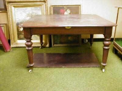 A Victorian mahogany dining table