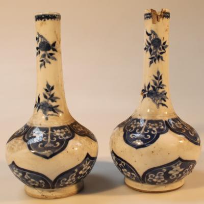 A pair of Chinese porcelain Ming style vase