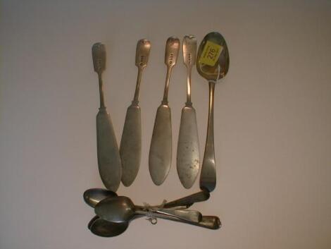 Four George IV silver fiddle pattern fish knives Birmingham 1913 together