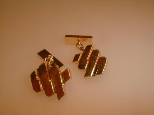 A pair of 18 ct gold cufflinks