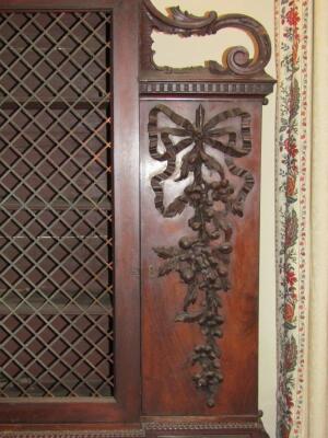 A 19thC mahogany cabinet in the manner of Thomas Chippendale - 2