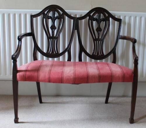 A 19thC Hepplewhite revival window seat