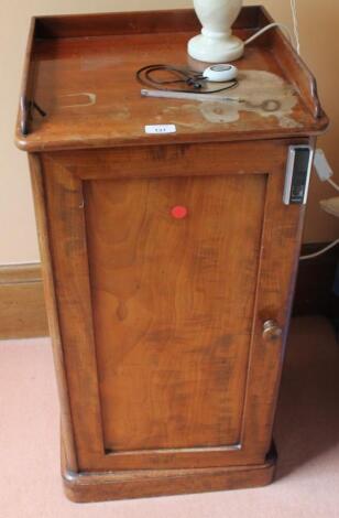 A 19thC mahogany pot cupboard