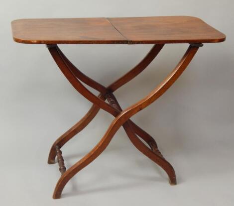 A 19thC mahogany coaching table