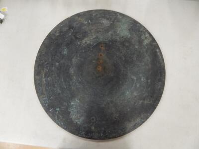 An 18thC bronze sundial - 9