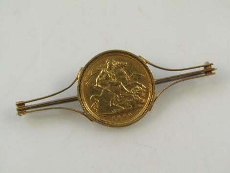 An Edwardian gold sovereign brooch