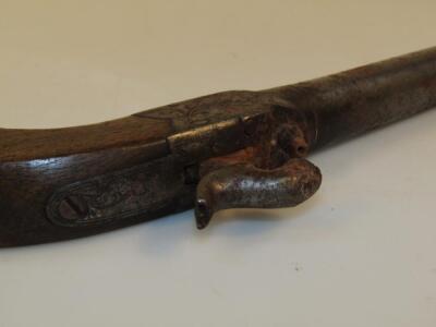 A 19thC walnut handled muff pistol - 3